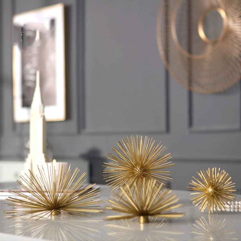 Home Office Layout - Moderne gouden geometrische metalen puntige bal